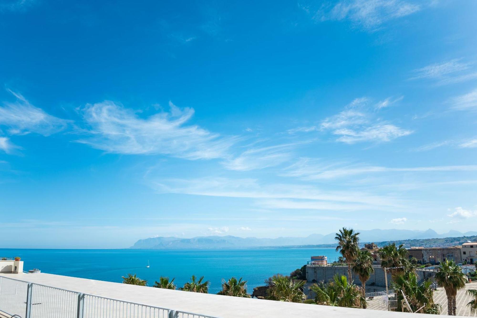 Costamante Suites & Spa Castellammare del Golfo Room photo